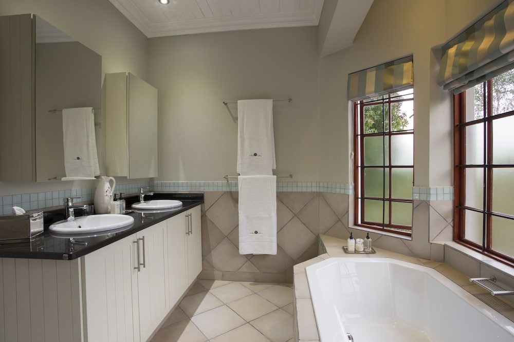 The Browns' Luxury Guest Suites 36/38