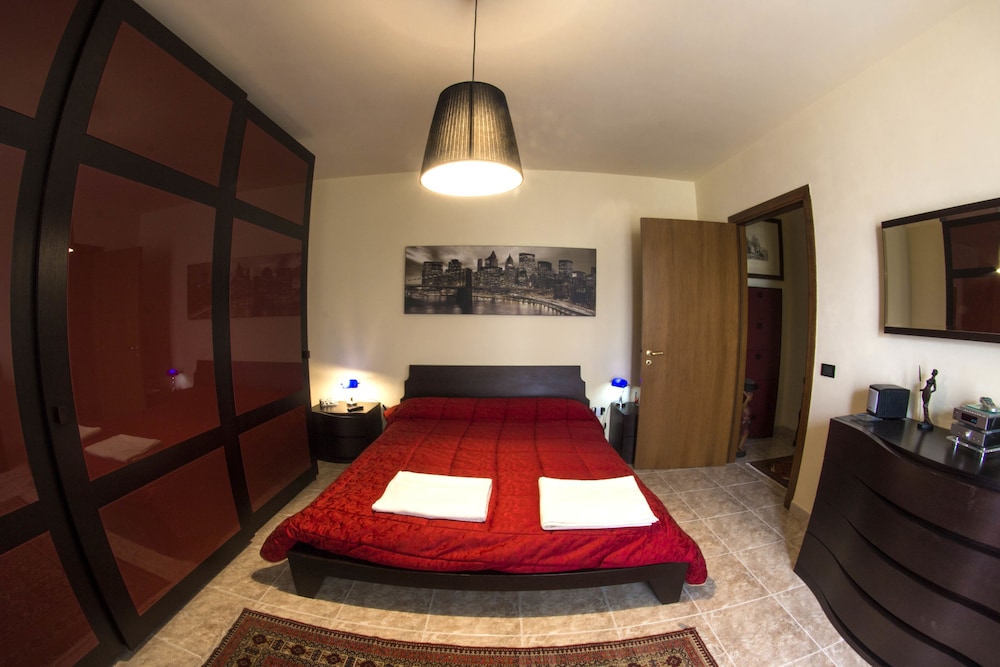 B AND B LUXURY 34/80