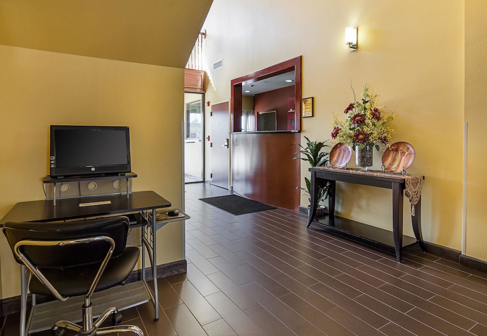 Econo Lodge Inn & Suites Little Rock SW 14/21
