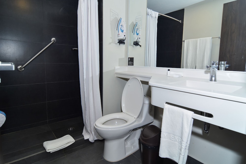 City Express Plus by Marriott Medellin Colombia 40/42