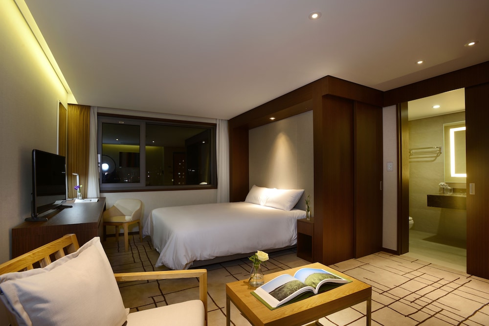 Astar Hotel 30/69
