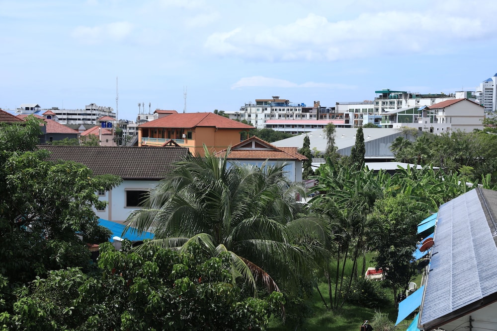 RoomQuest Patong Phuket 7/50