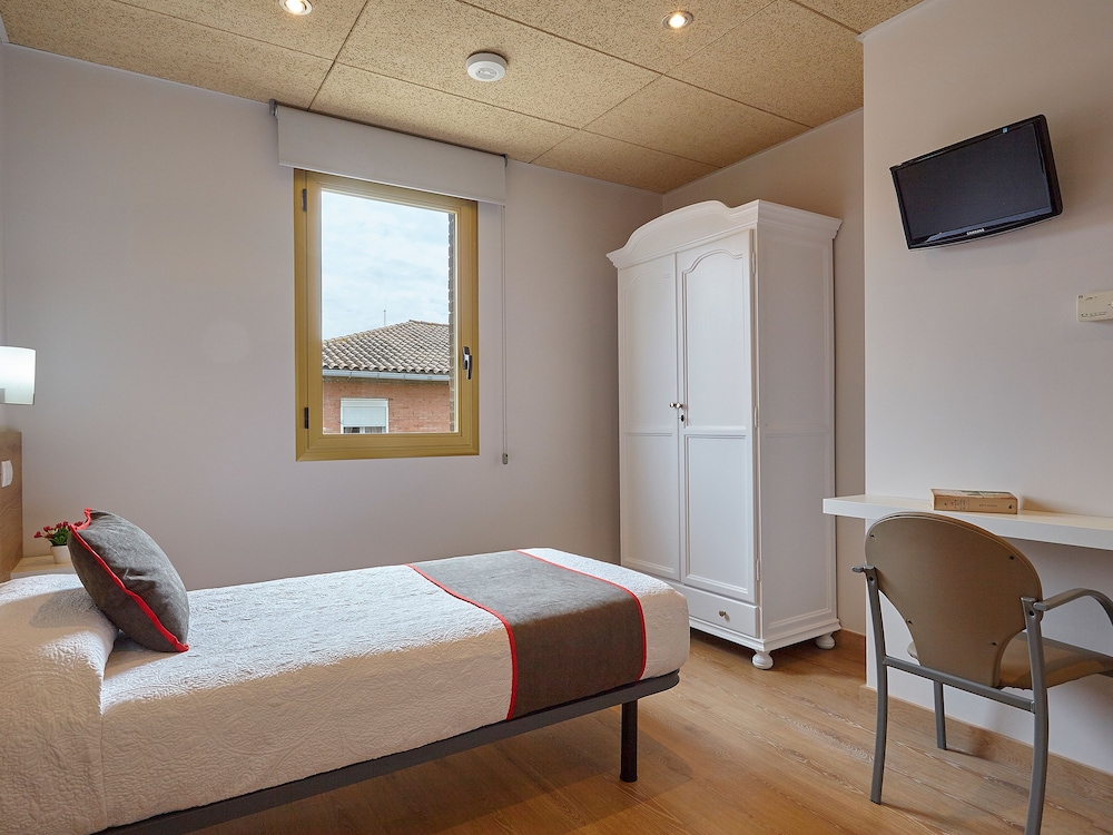 Hostal Nobadis by Vivere Stays 5/16