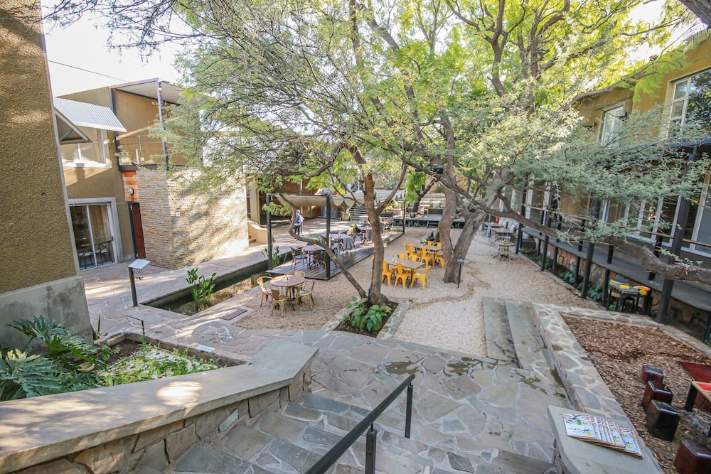 The Village Courtyard Suites 22/30