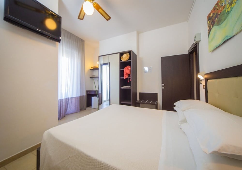 Mediterraneo Hotel and Suites 14/50