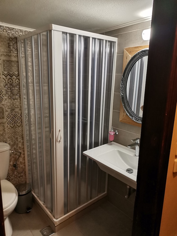 Hotel Ataviros 28/30
