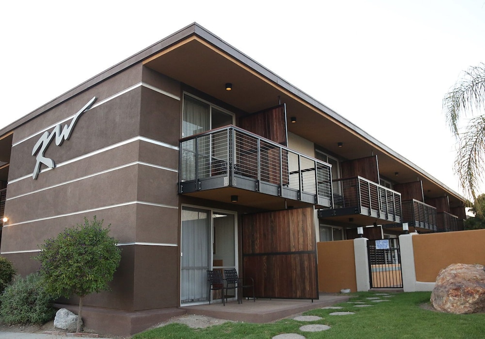 Kellogg West Conference Center &amp; Hotel 4/32