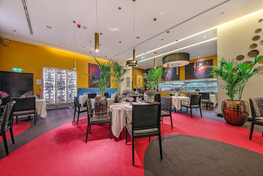 restaurant cafeteria