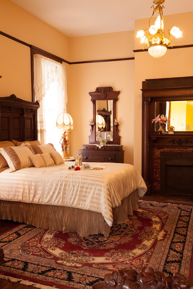 Hassinger Daniels Mansion Bed and Breakfast 22/50