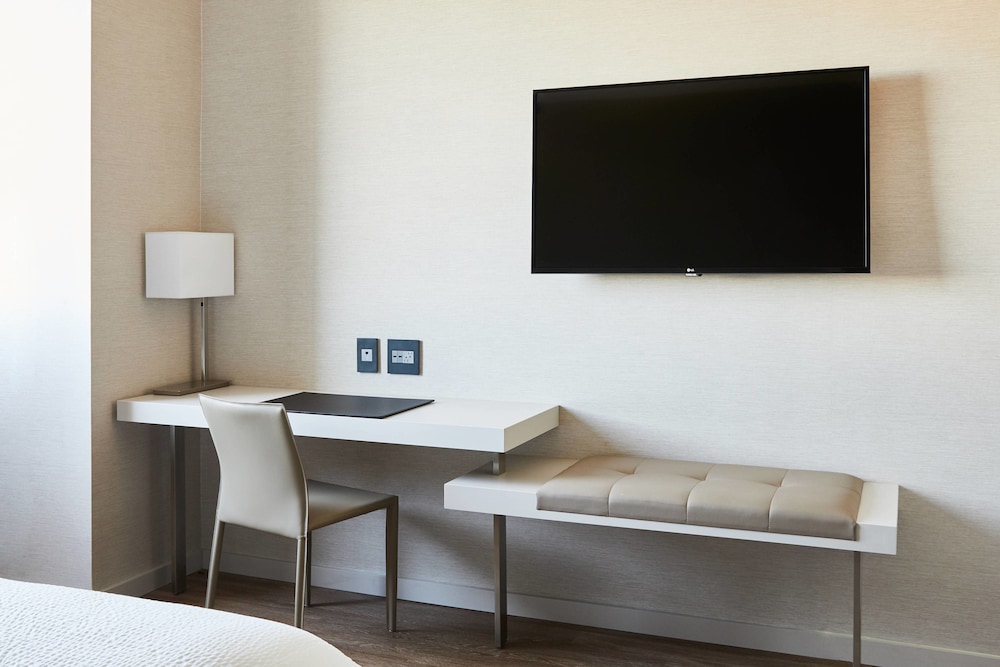 AC Hotel by Marriott Miami Aventura 52/59