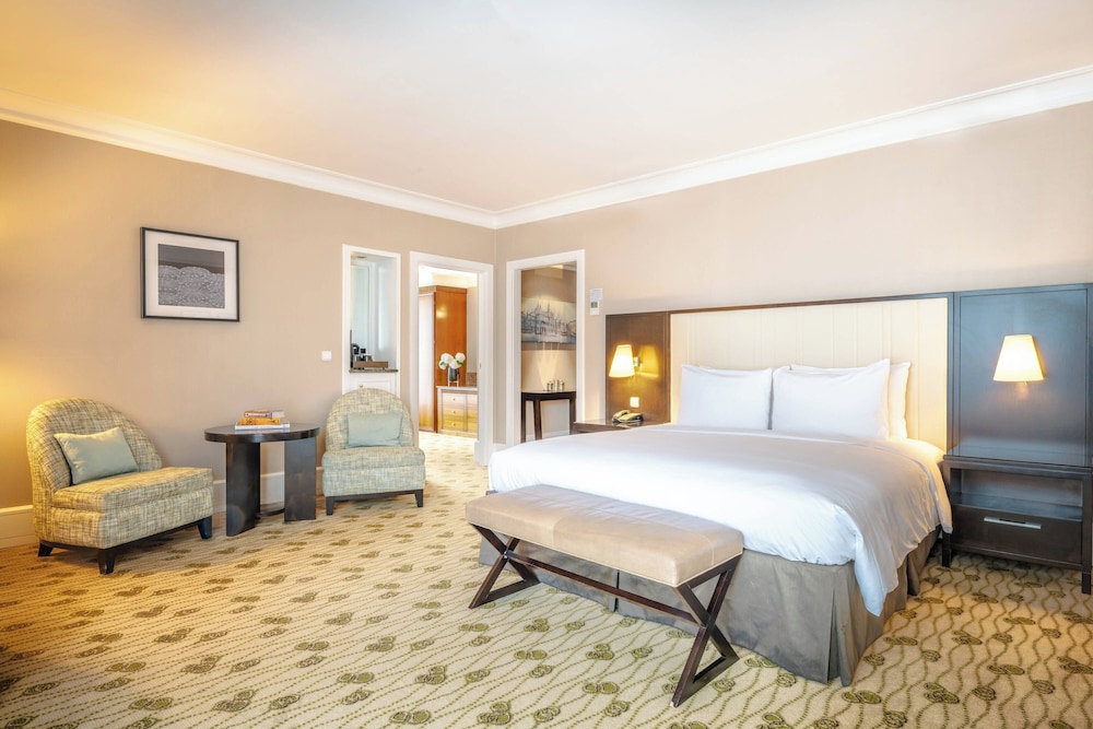 Executive, Suite, King Bed