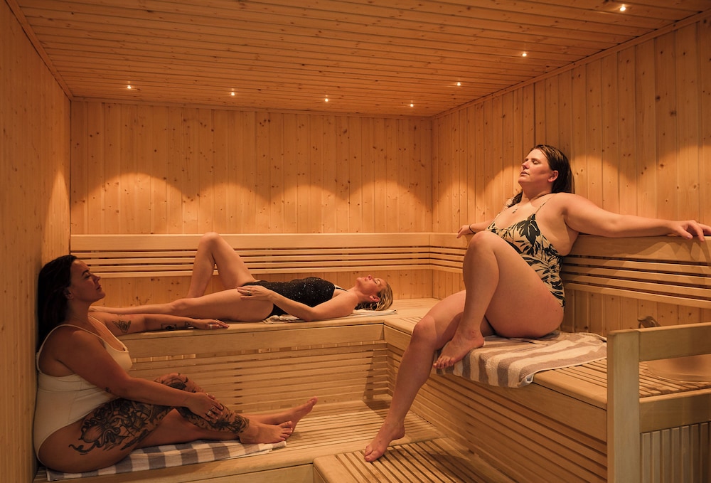 St Moritz Hotel 19/50