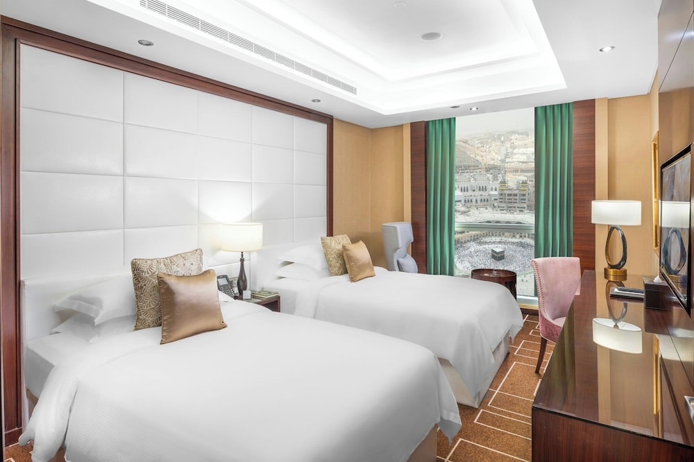Royal, Suite, King Bed, Partial Kaaba View, Panoramic Kaaba View