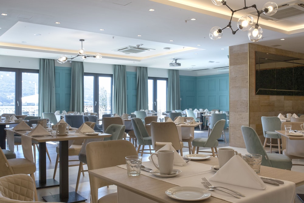 Huma Kotor Bay Hotel & Villas 68/79