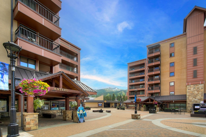 Village At Breckenridge Resort 76/82