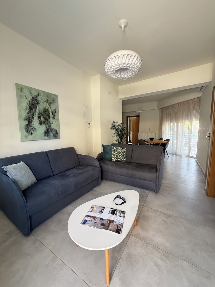 Elia Residences 35/59