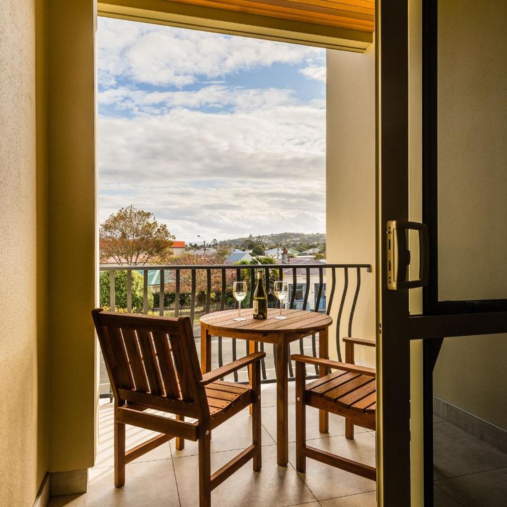 Pebble Beach Motor Inn 40/51