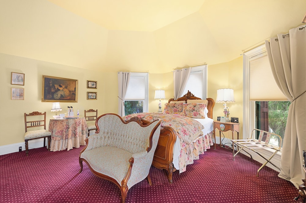 The Gables Wine Country Inn 14/50