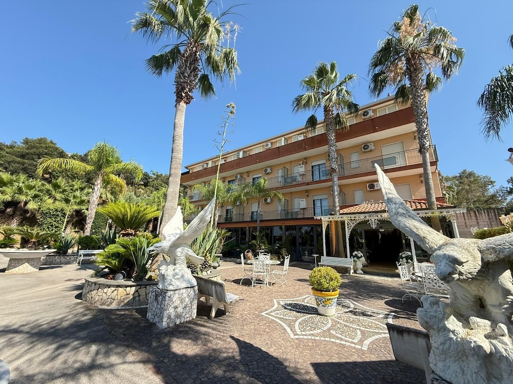 Hotel Happy Days 55/63