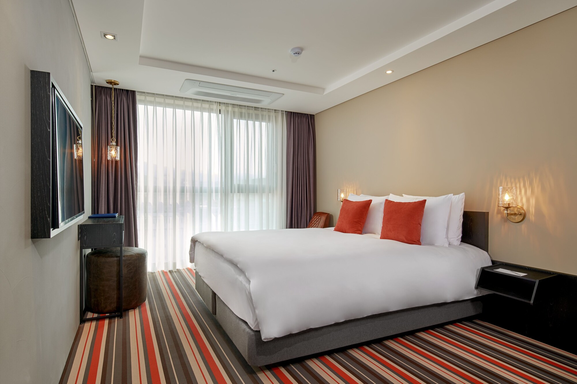 STANDARD, DOUBLE BED, BATHTUB