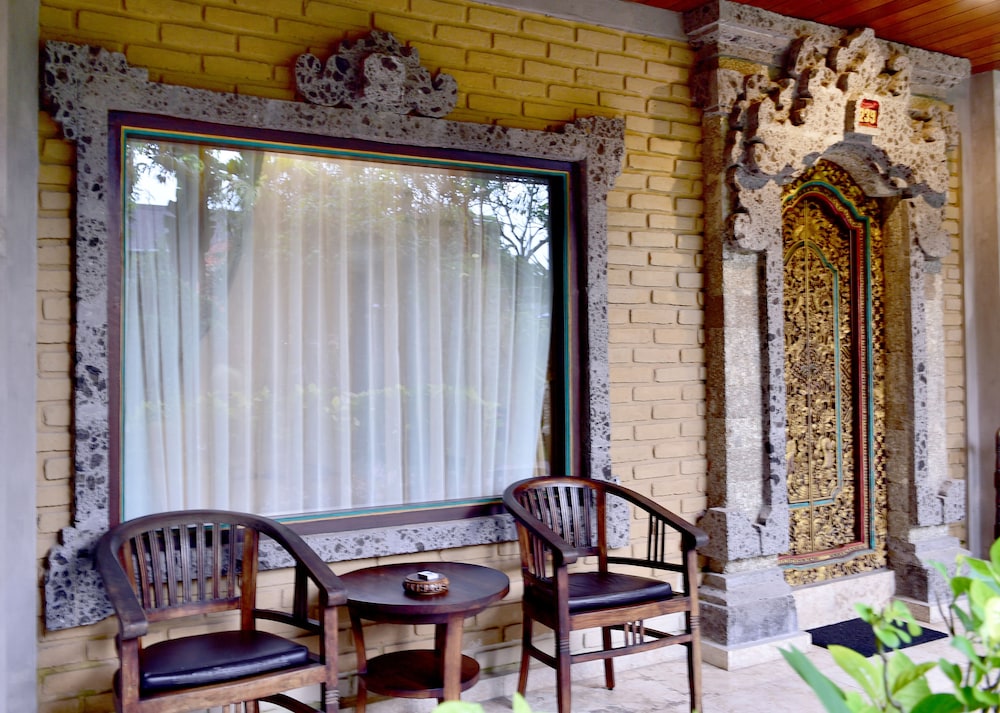Satriya Cottage 61/82