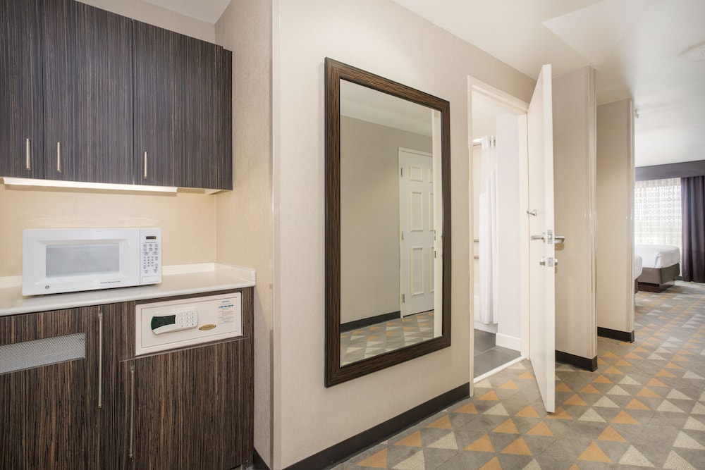 Holiday Inn Colorado Springs(Airport) 17/49