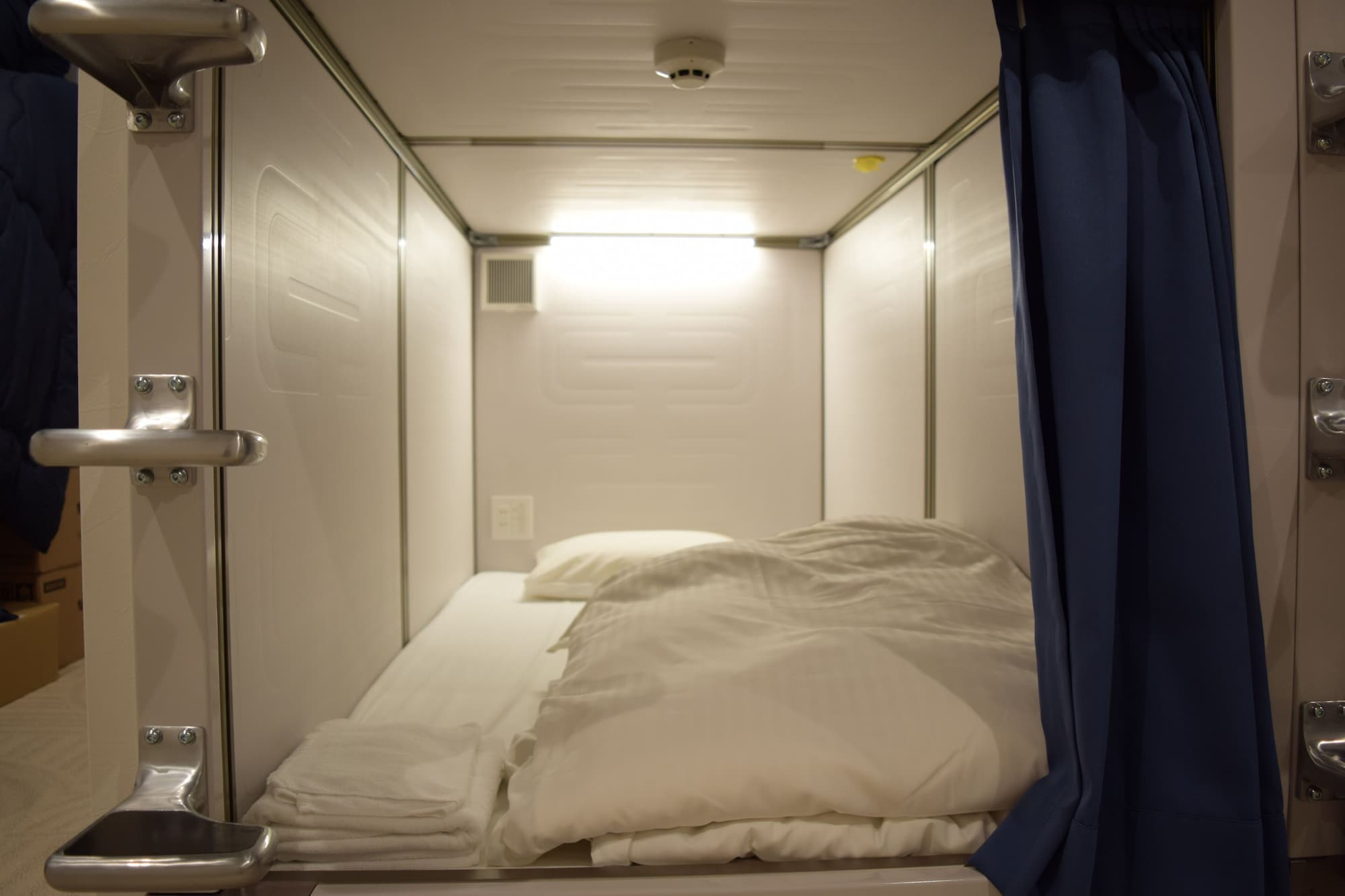 CAPSULE, MALE DORM