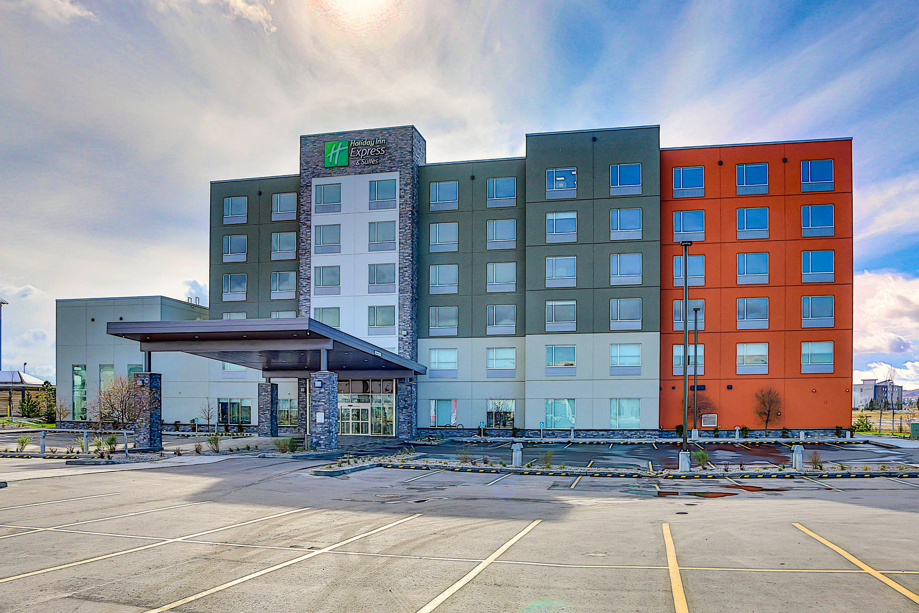 Holiday Inn Express Suites Calgary Airport Trail Ne 37/38