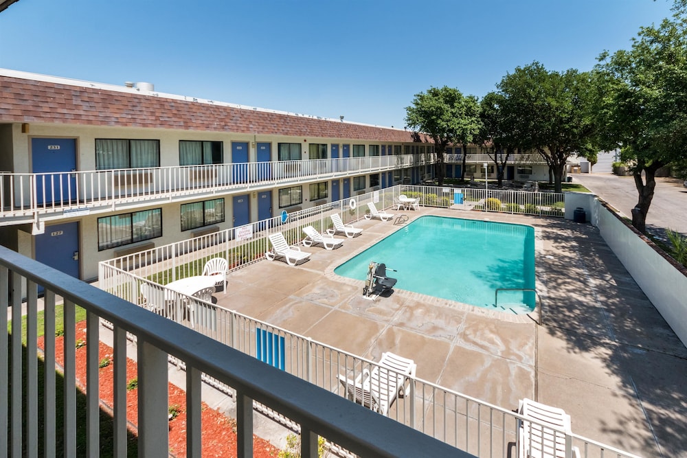 Motel6 Del Rio, TX 6/56