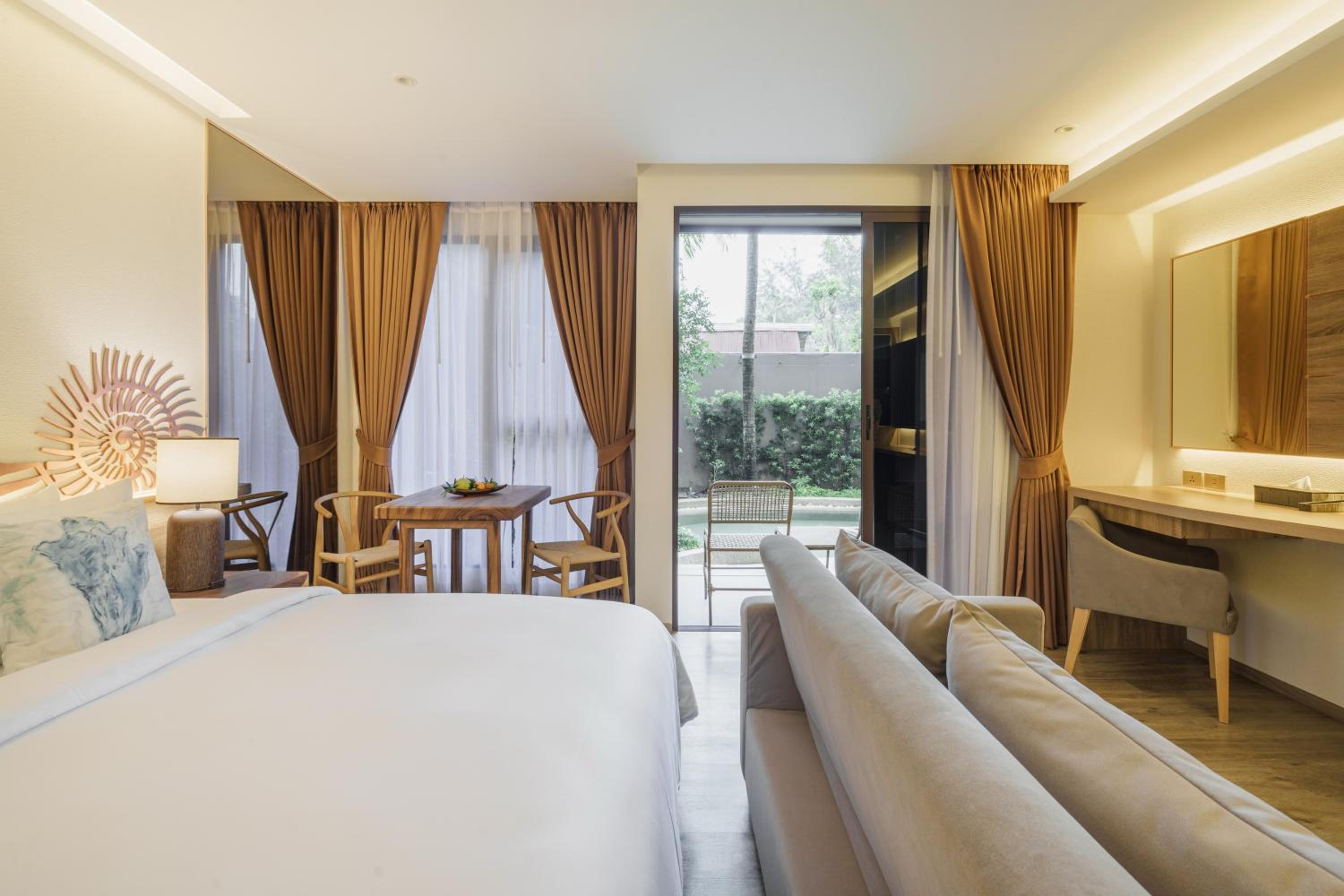 Deluxe, Double Bed, Pool Access