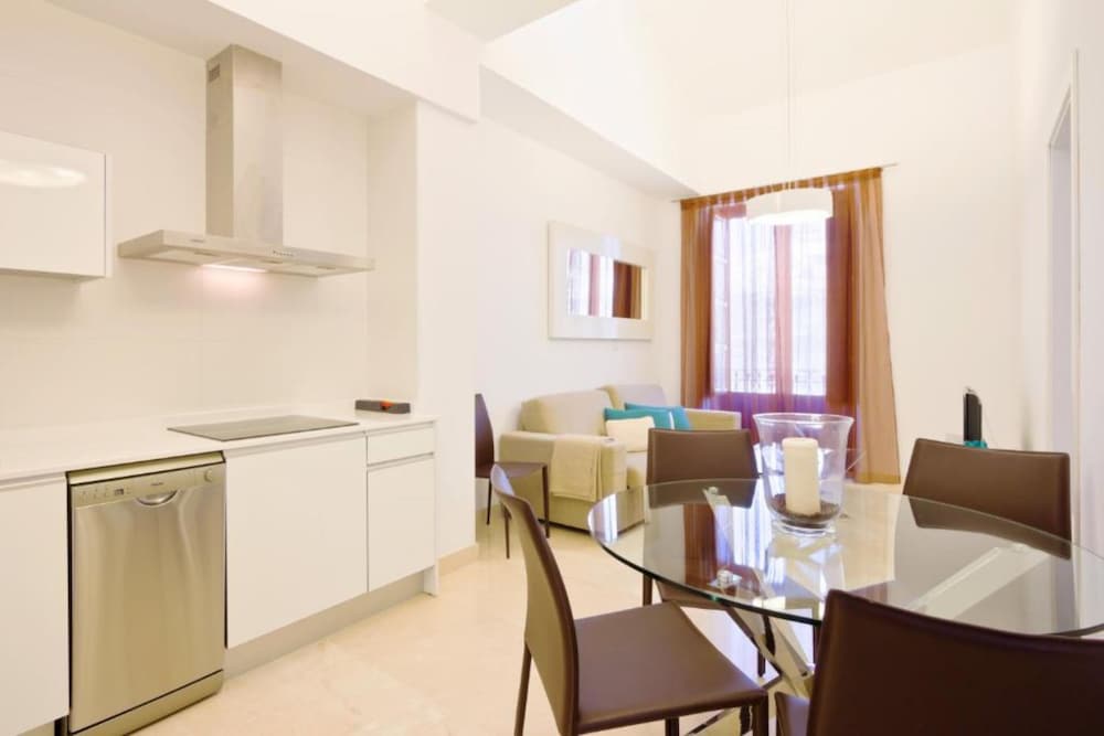 Habitat Suites Gran Via 17 57/65