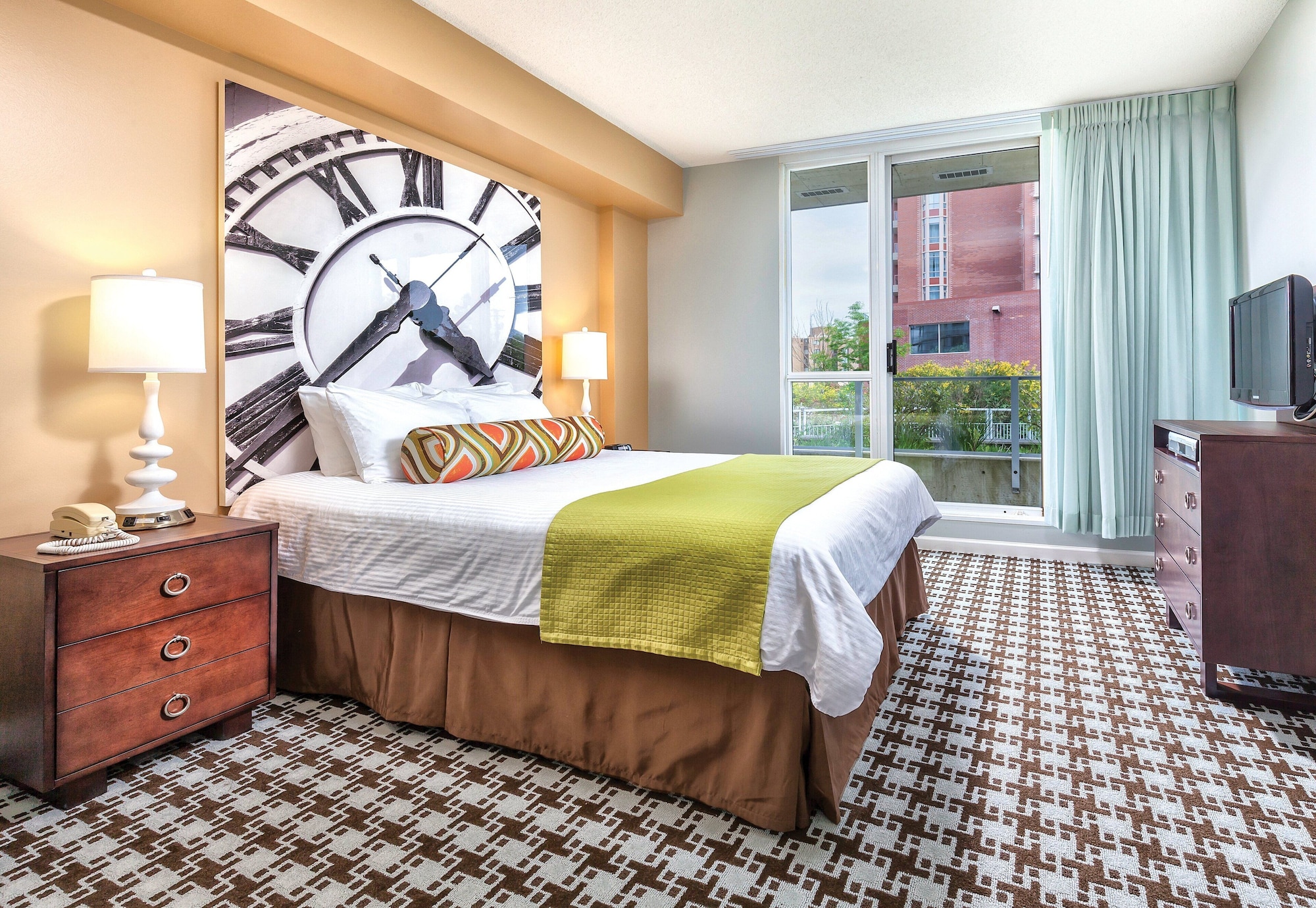 2 Bedrooms, Condo, Deluxe, Murphy Bed, Queen and Twin Beds, Kitchen, Worldmark Victoria 4/9