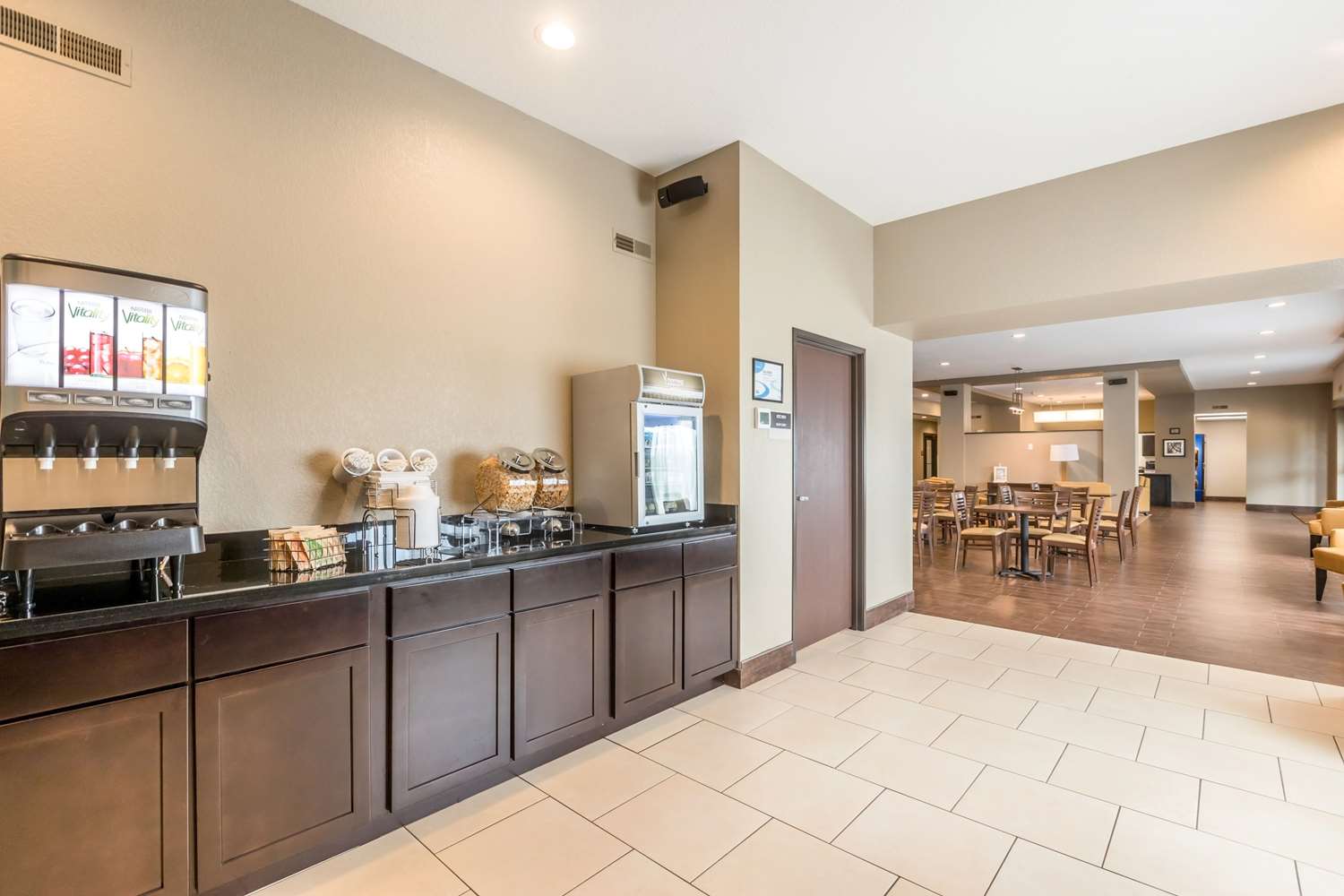 Sleep Inn & Suites West Des Moines near Jordan Creek 8/39