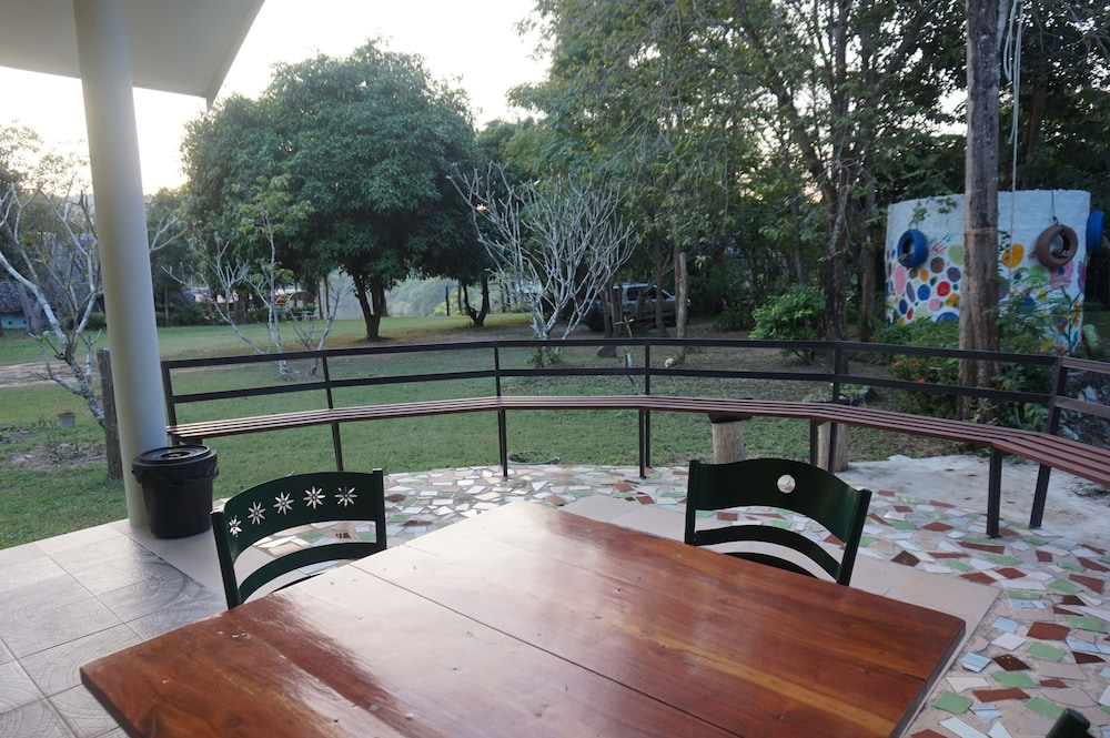 Kwainoy Riverpark & Resort 57/64