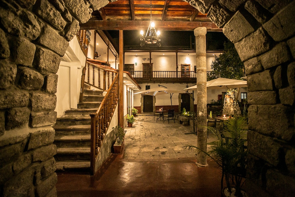 Casa Biru Hotel Boutique 36/68