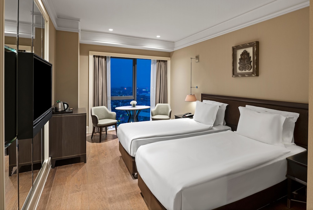 EXECUTIVE, TWIN BEDS, SEA VIEW