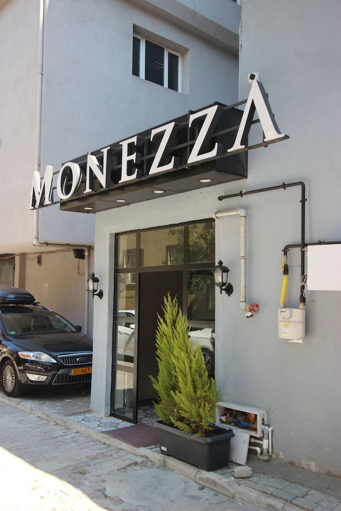 Monezza Hotel 36/50