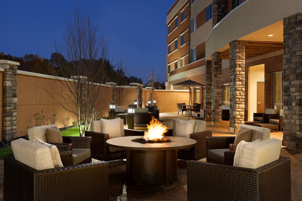 Courtyard By Marriott Boston Dedham/Westwood 39/46
