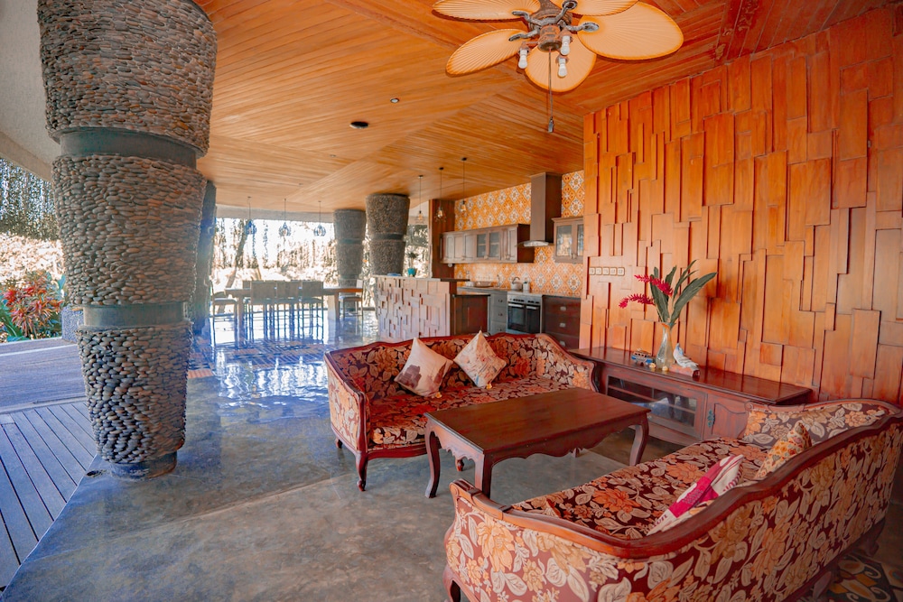 Villa Delmara At Balian Beach 39/55