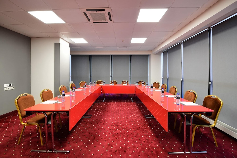 Opera Suite Hotel 47/50