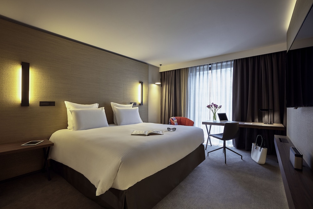 Classic, Twin Beds