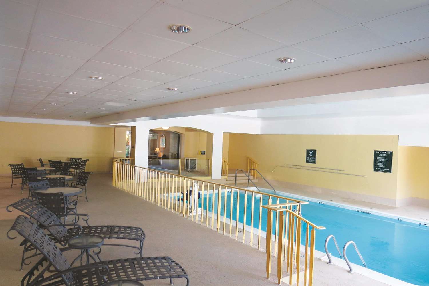 La Quinta Inn & Suites by Wyndham Stamford / New York City 44/59