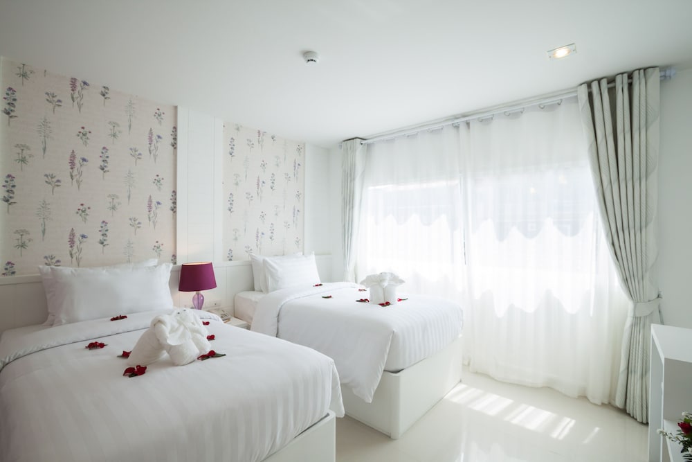 Patong Holiday 22/72