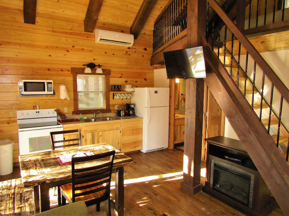 Freedom Ridge Cabins 25/54