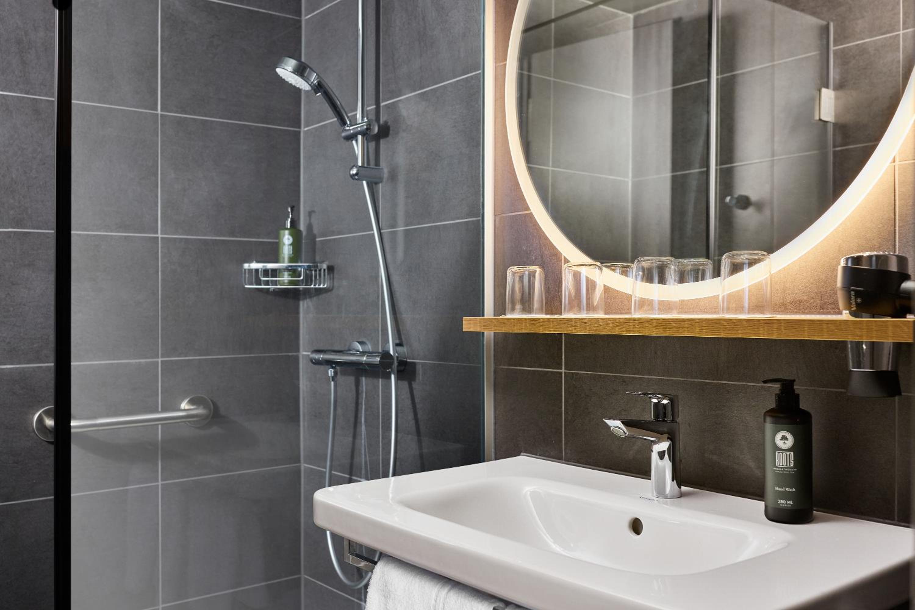 غرفة رباعية، H2 Hotel Saarbrucken 8/10