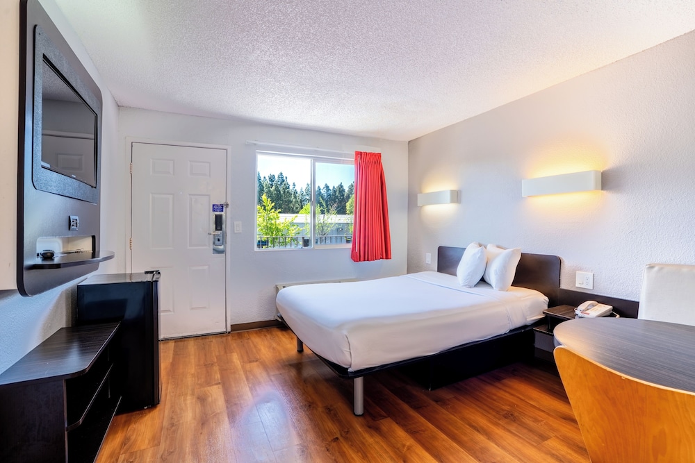 Motel6 Pleasanton, CA 39/63