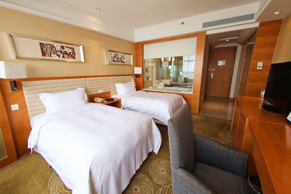 New Century Hotel Qingdao 28/73