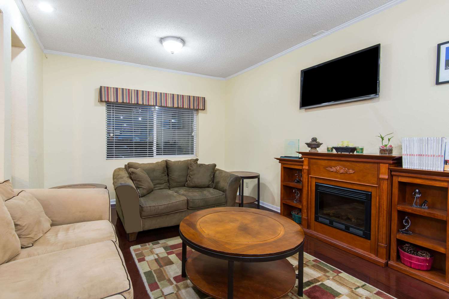 Days Inn by Wyndham Kansas City International Airport 15/29