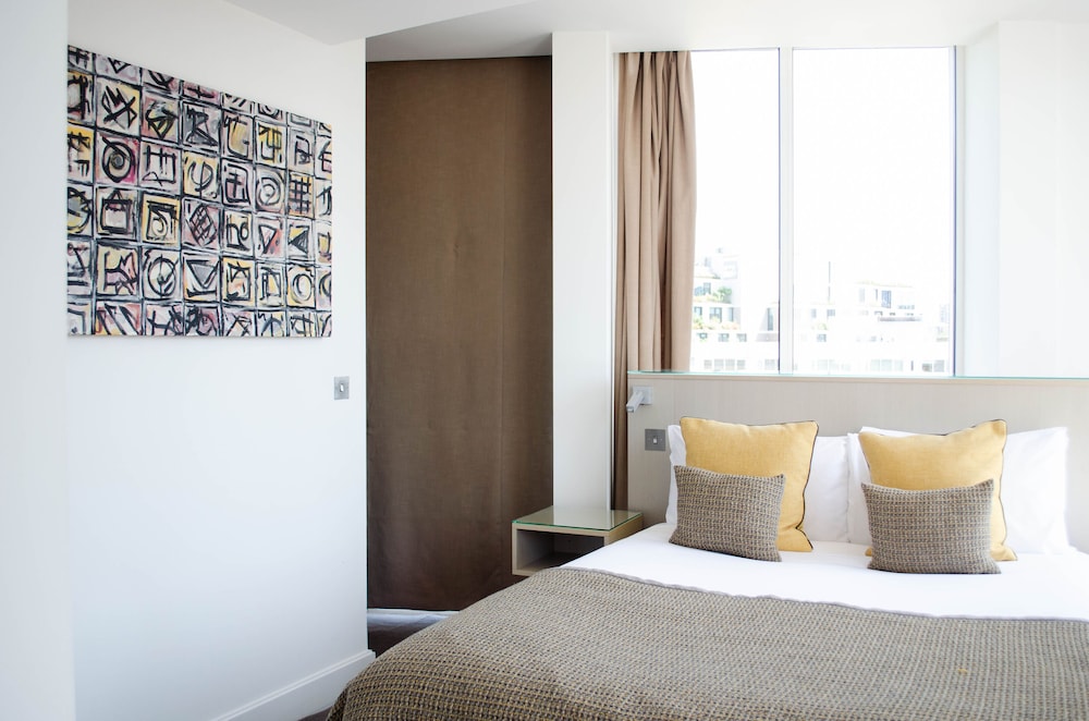 The Rosebery 12/41