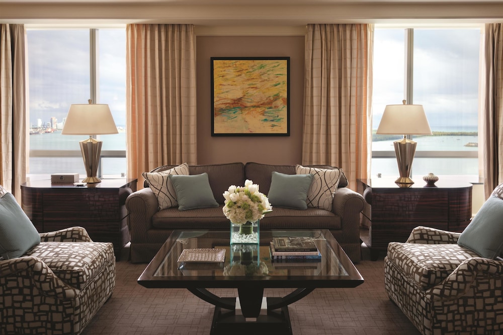 Four Seasons Hotel Miami 40/67